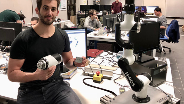 Acutronic Robotics fabrica y desarrolla en Euskadi el primer robot industrial modular y colaborativo del mercado