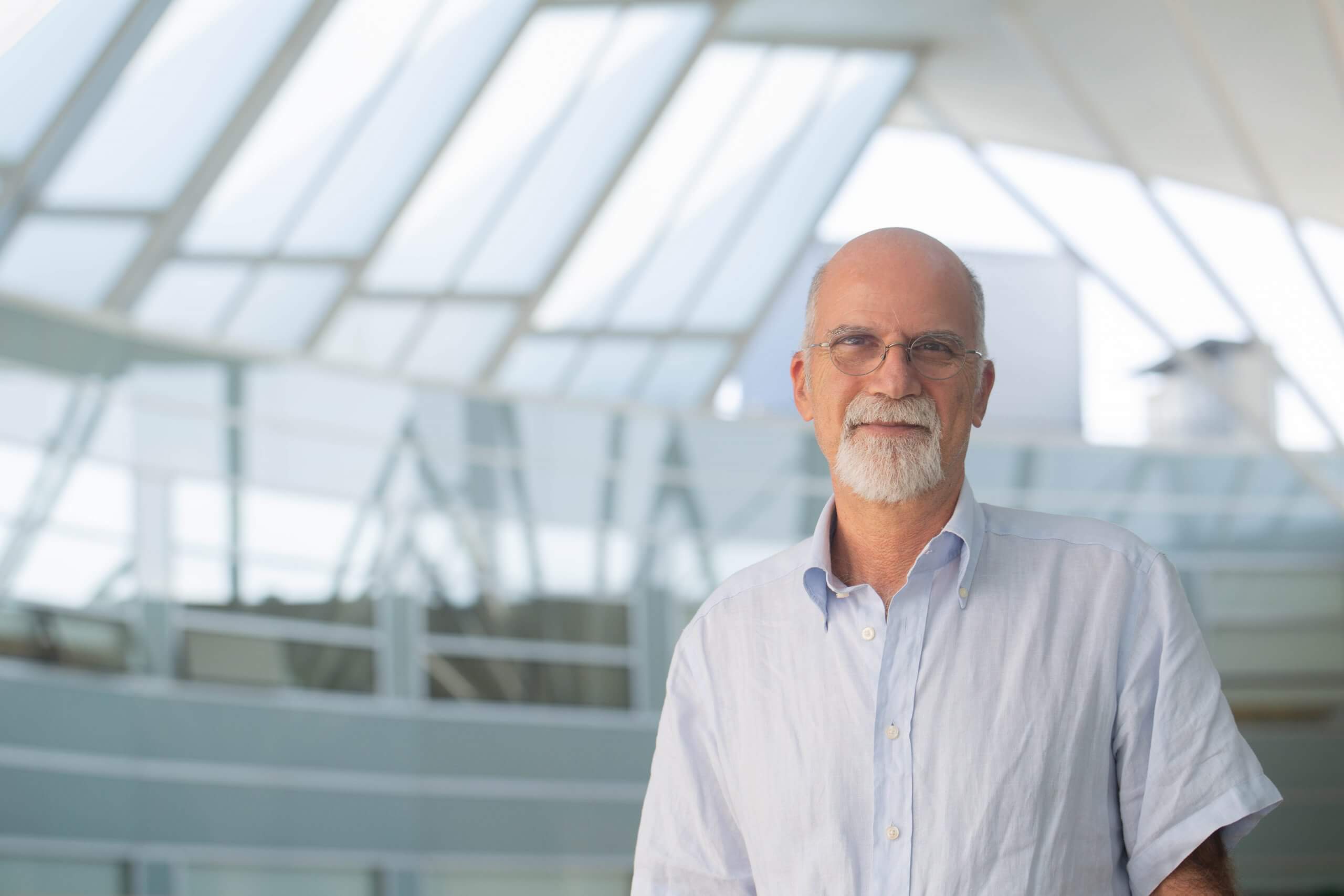 Maurizio Prato, líder del grupo de Bionanotecnología del Carbono de CIC biomaGUNE, profesor Ikerbasque y AXA Chair