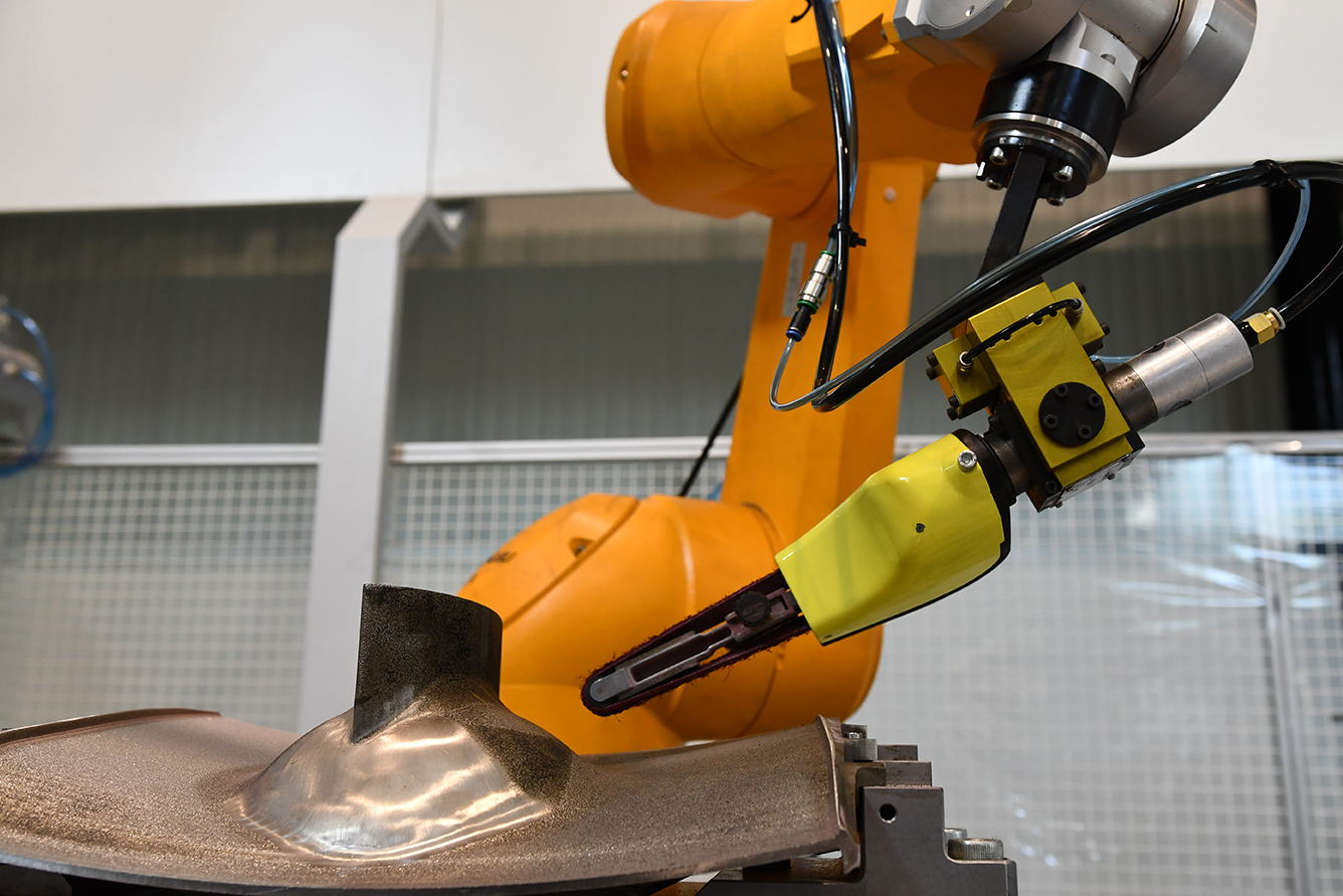 Coroma para el desarrollo de una nueva generación de robots industriales inteligentes