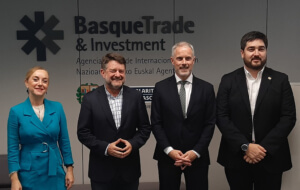 gobernador Claudio Orrego Larrain, Aitor Urzelai, Ainhoa Ondarzabal
