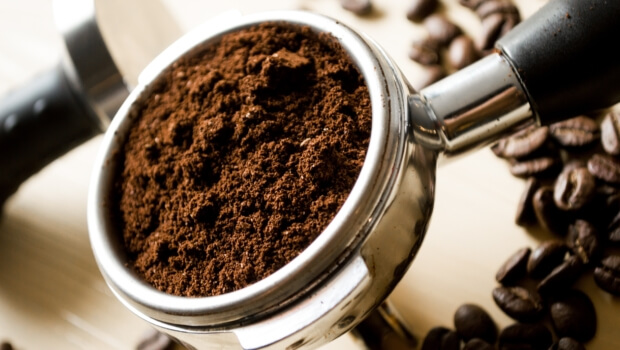 ECOFFEED proiektuak kafearen hondakinak erabiltzen ditu pentsu iraunkorragoak garatzeko