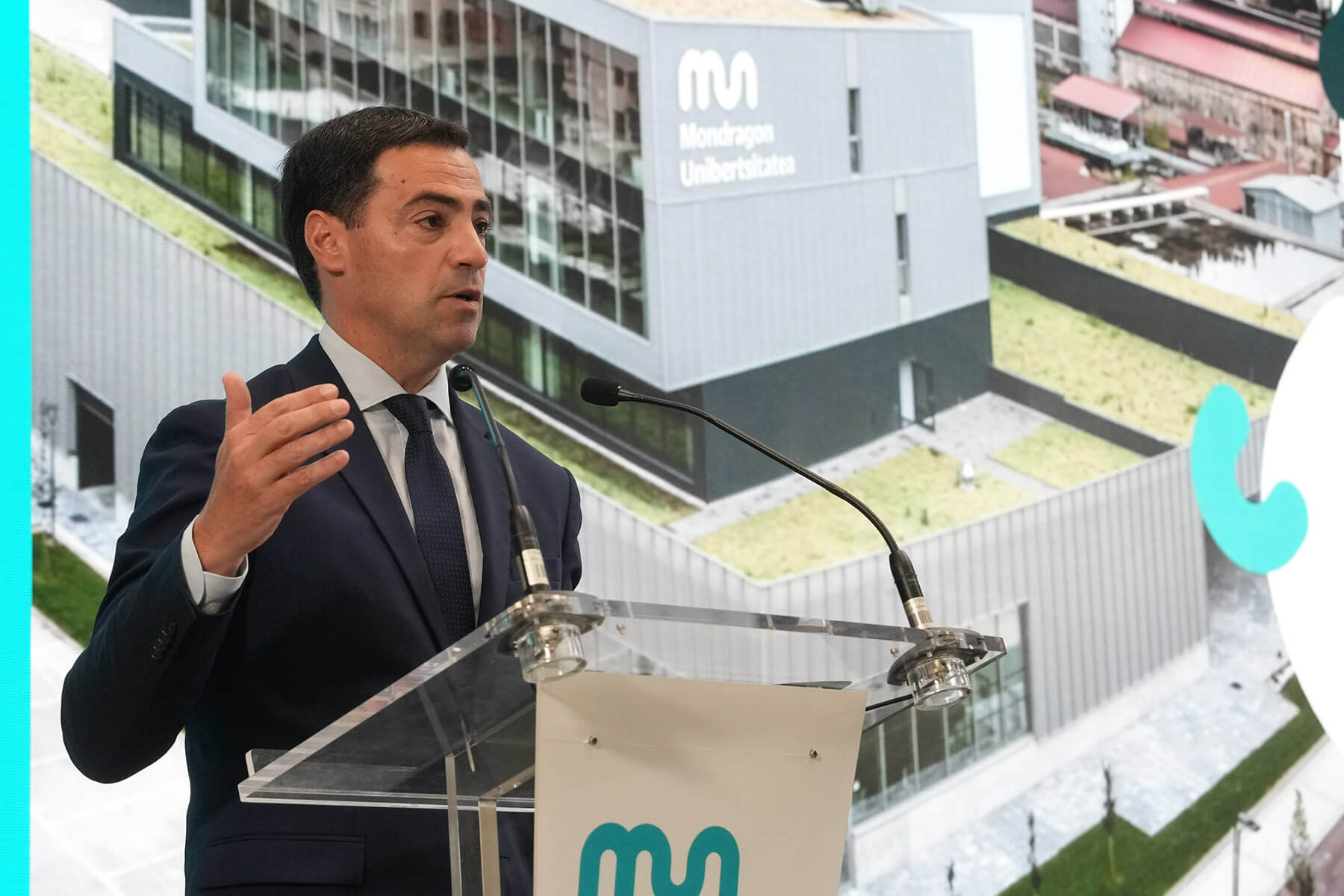 HIREKIN Lehendakari Imanol Pradales