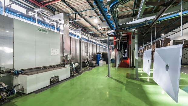 Geinsak 30 herrialdetan baino gehiagotan presente dauden tratamendu-lerro automatizatuak fabrikatzen ditu
