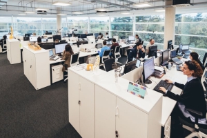 Cyber  Surgeryren  helburua  da  bizkarrezurreko  robot  kirurgikoa  Estatu  Batuetan  barneratzea