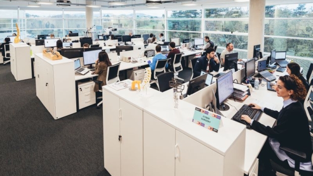 Cyber Surgery pretende introducir su robot quirúrgico de columna en Estados Unidos