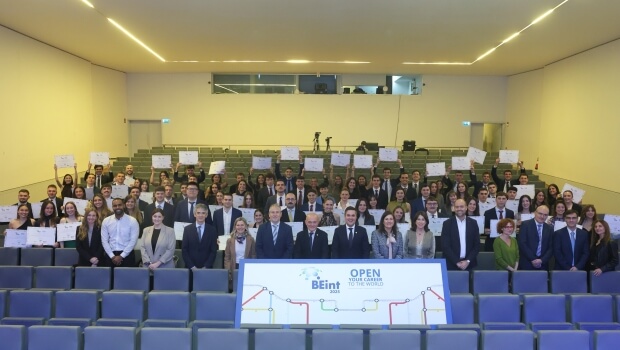 78 jóvenes partirán en enero a su destino laboral en el extranjero gracias a las becas de internacionalización BEINT del Gobierno Vasco