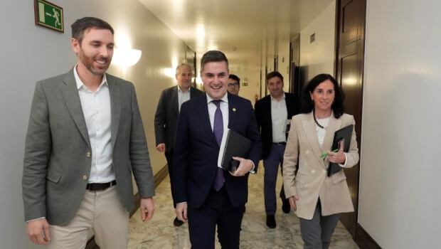 Mikel  Jauregik  Euskadi  2030  Industria  Plana  aurkeztu  du  Eusko  Legebiltzarrean,  “gure  seme-alabentzat  kalitatezko  lanpostuak  sortzeko  helburuarekin”