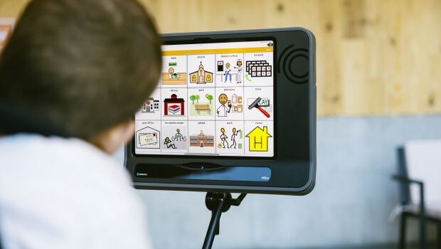 Irisbond-ek  komunikatzeko  aukerak  zabaltzen  ditu,  begiradaren  bidez  sarbide-soluzio  berriak  eskainiz