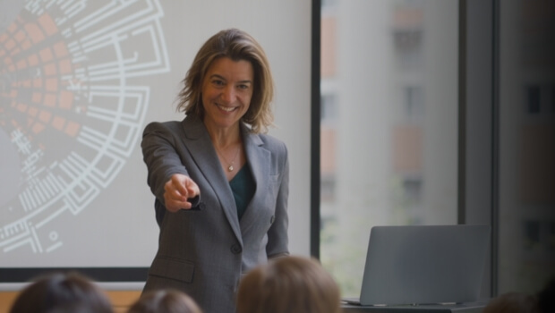 2.0  web-etik  adimen  artifizial  sortzailera:  hamarkada  bat  baino  gehiagoko  bilakaera    donosTIK-en