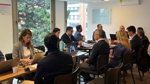 Euskadi analiza las oportunidades industriales en la Línea 2 del Metro de Bogotá