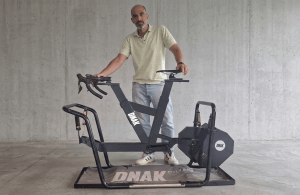 DNAK  Cycling-ek  simulagailu  bat  garatu  du,  errepideko  benetako  sentsazioa  errepikatzeko