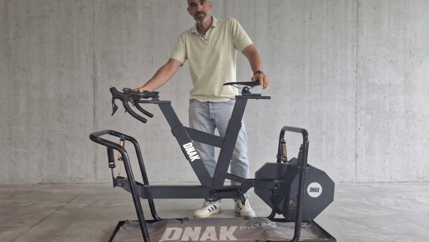 DNAK Cycling desarrolla un simulador que busca reproducir la sensación real de la carretera
