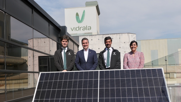 Industriako  sailburuak,  Mikel  Jauregik,  Vidralak  Laudion  duen  autokontsumorako  instalazio  fotovoltaikoa  inauguratu  du
